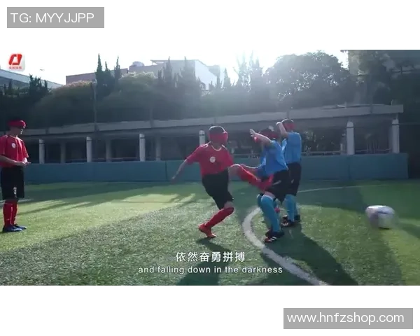 足球踢飞的瞬间与背后的故事探讨运动员心理与技术的完美结合